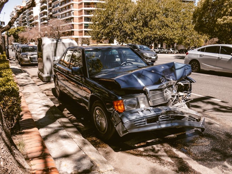 Mercedes-Benz – Frontschaden – Fallbeispiel Kfz Gutachten